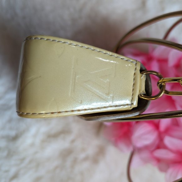 RARE LOUIS VUITTON Vernis Pochette Lagoon Glasses Case in Perle/Yellow - Picture 6 of 14